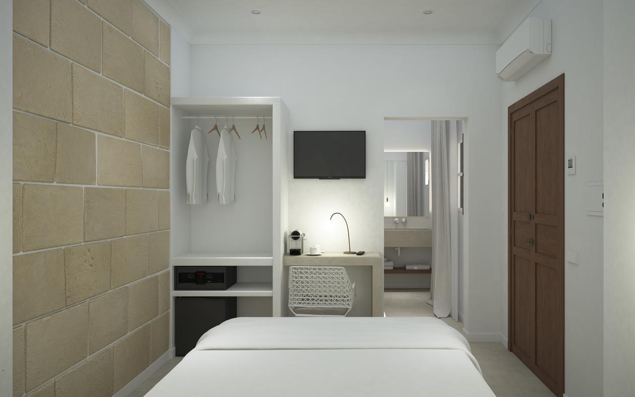 Llonga'S 11Th Youth Hostel Ciutadella  Extérieur photo