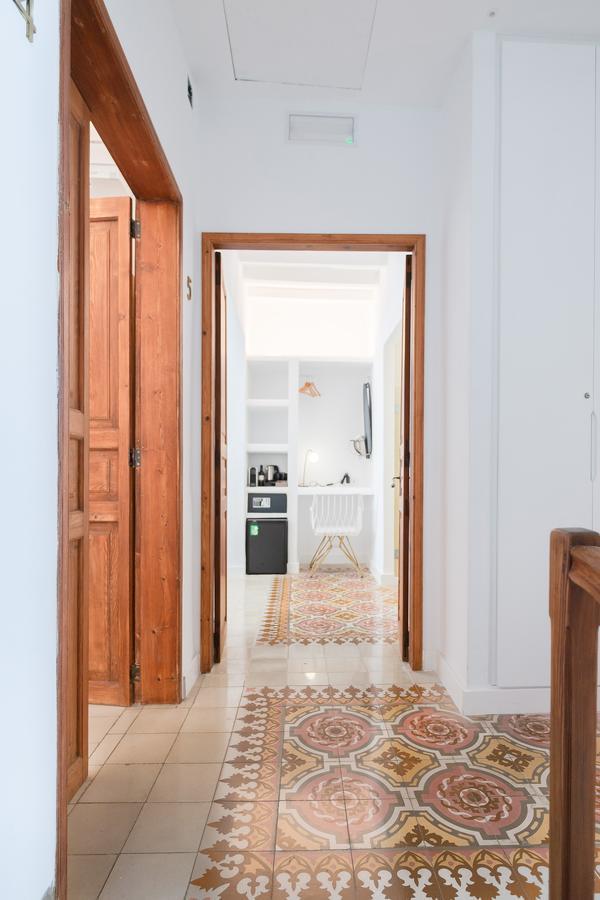 Llonga'S 11Th Youth Hostel Ciutadella  Extérieur photo