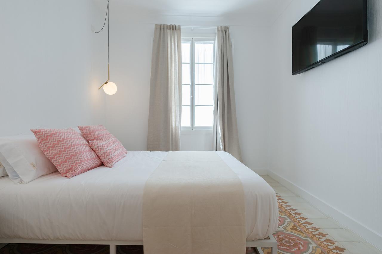 Llonga'S 11Th Youth Hostel Ciutadella  Extérieur photo