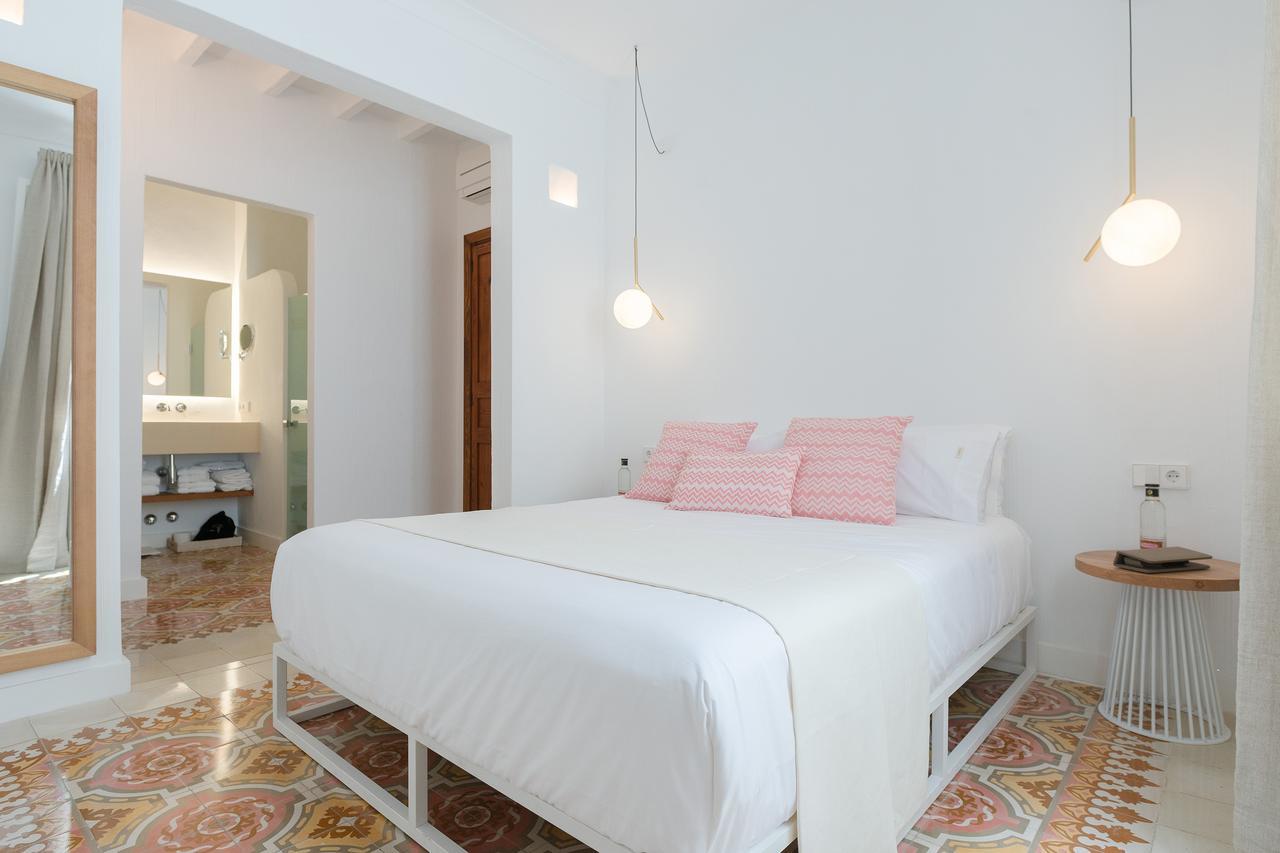 Llonga'S 11Th Youth Hostel Ciutadella  Extérieur photo