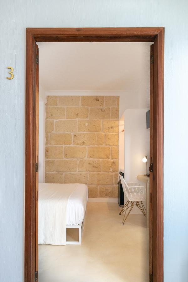 Llonga'S 11Th Youth Hostel Ciutadella  Extérieur photo